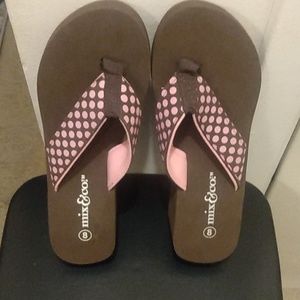 Mix & Co Pink and Brown Wedge Sandal. Size 8 Great for the Summer Time NWOT